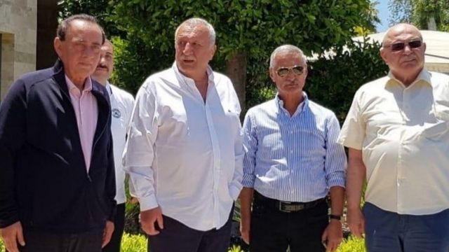 Alaattin Çakıcı, Mehmet Ağar, Engin Alan ve Korkut Eken. Fotoğrafın çekildiği Yalıkavak Marina, Peker'in iddiaları sonrası gündeme geldi.